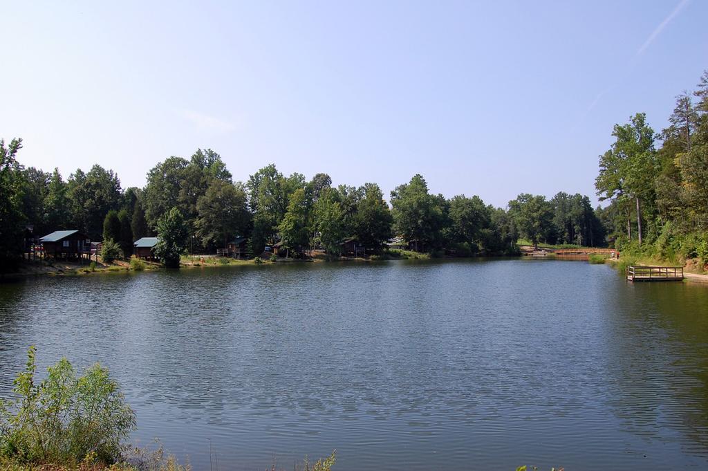 Forest Lake Camping Resort Lakefront Cabin 8 Advance ภายนอก รูปภาพ