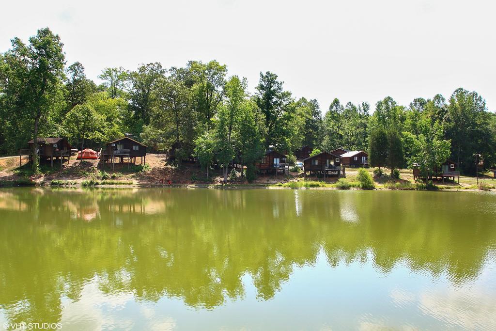 Forest Lake Camping Resort Lakefront Cabin 8 Advance ภายนอก รูปภาพ